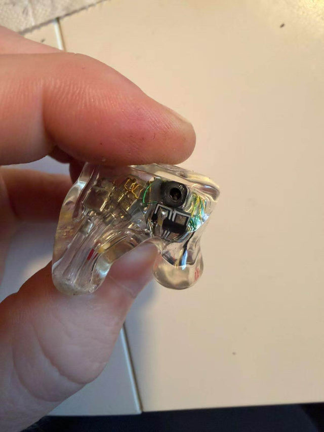 Plug Socket Custom Made 2-Pin vs MMCX vs IPX: IEM Connectors Compared | Null Audio